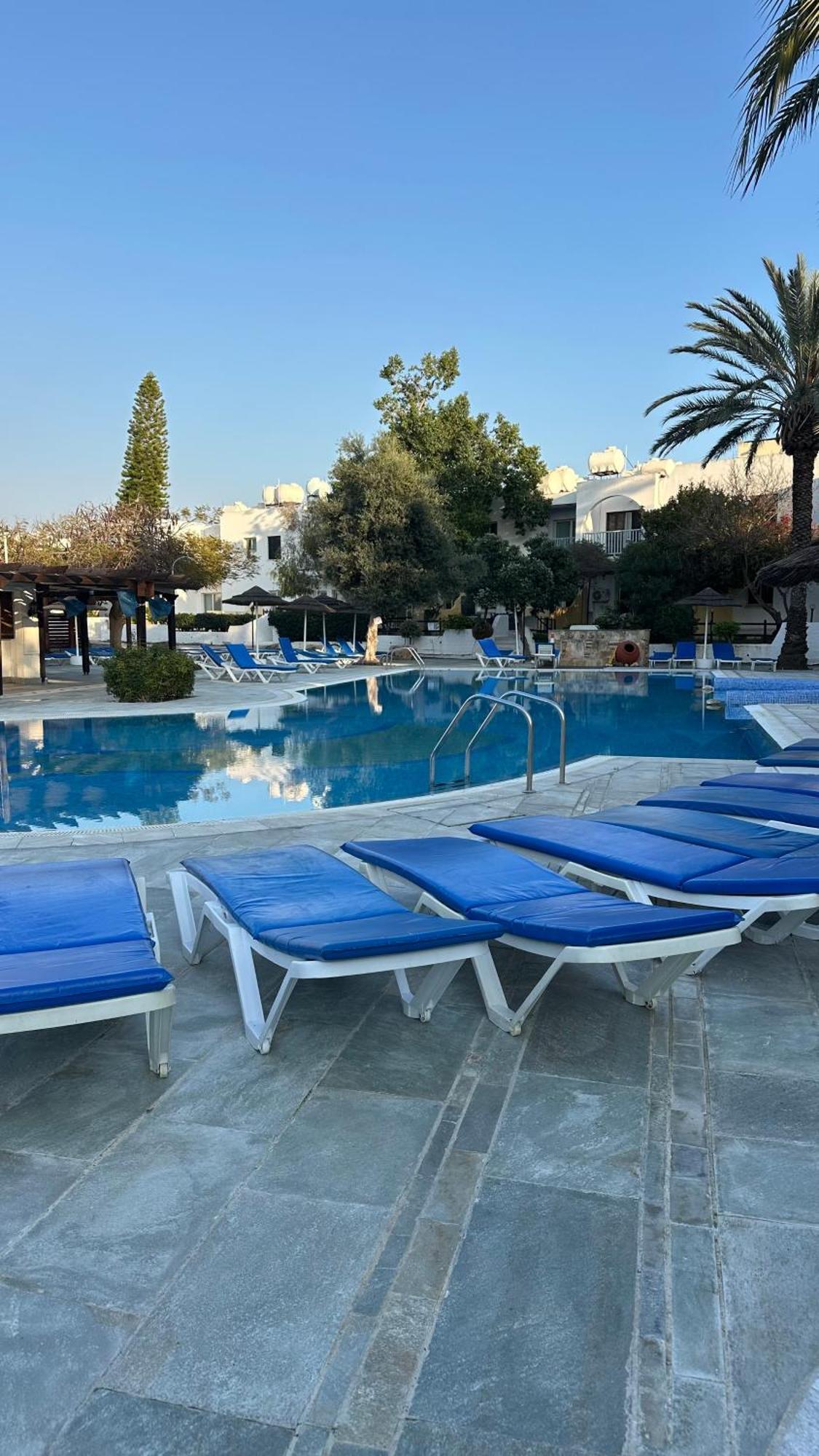 Paphos Gardens Studio Suite Exterior foto